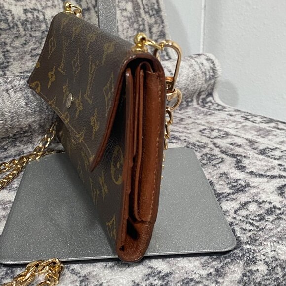 Vintage Louis Vuitton Monogram Trifold Wallet with Crossbody chain - Picture 3 of 8